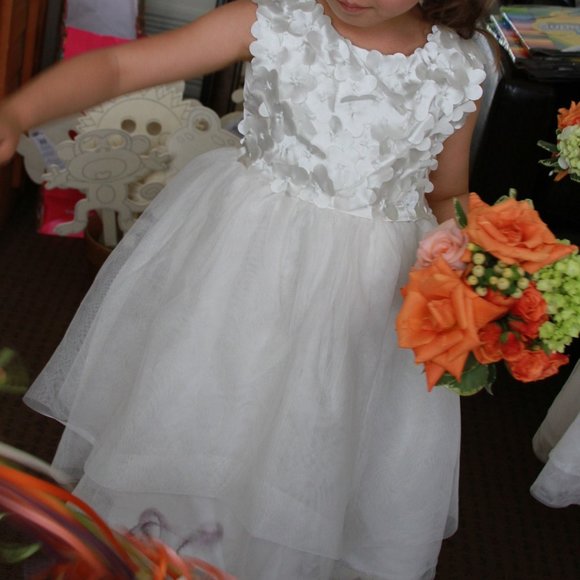 CHILDREN'S PLACE || White special occasion little girls dress - Size 4T - Picture 2 of 5